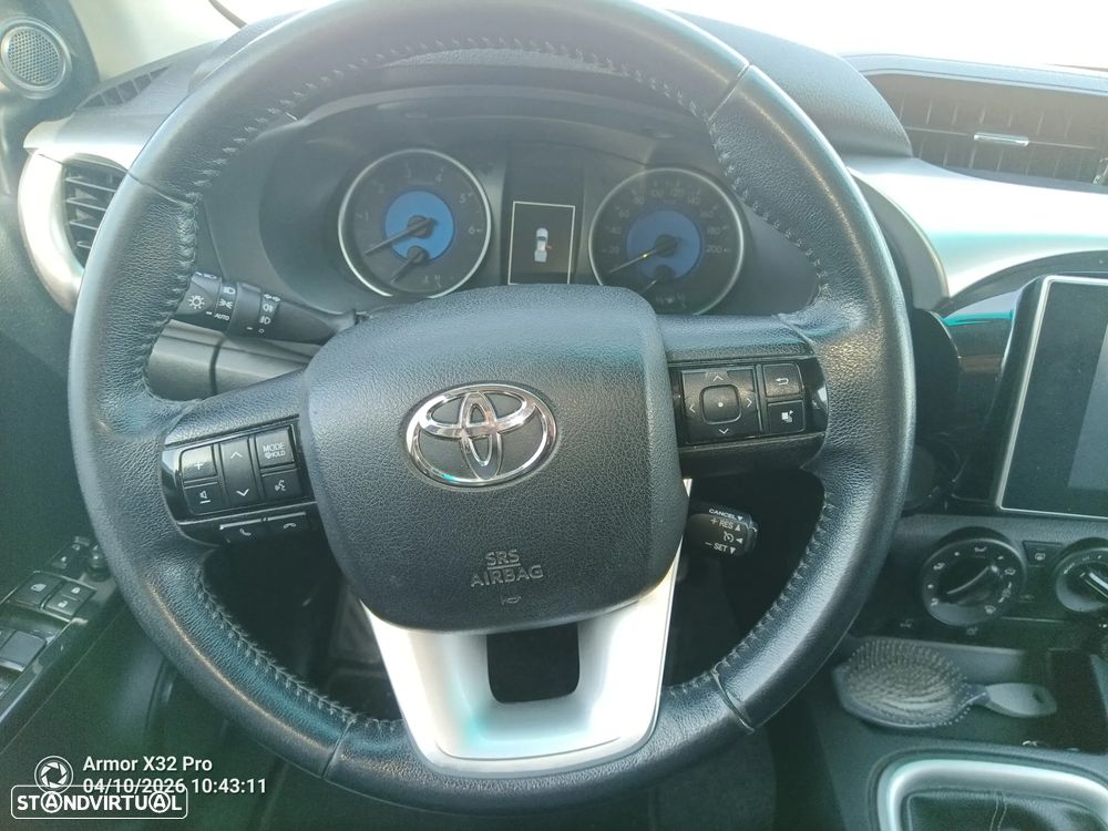 Toyota Hilux 2.4 D-4D 2WD CD Tracker - 12