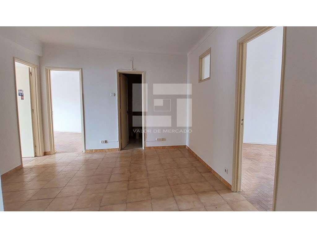 APARTAMENTO T2 - BRANDOA - Grande imagem: 5/21
