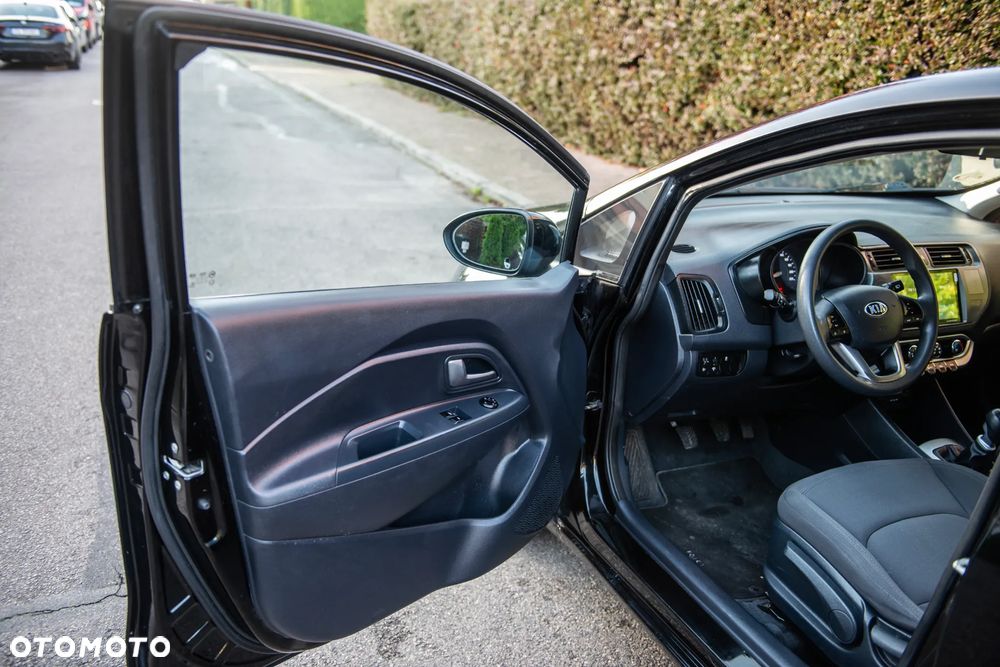 Kia Rio 1.4 Business Line Plus - 17