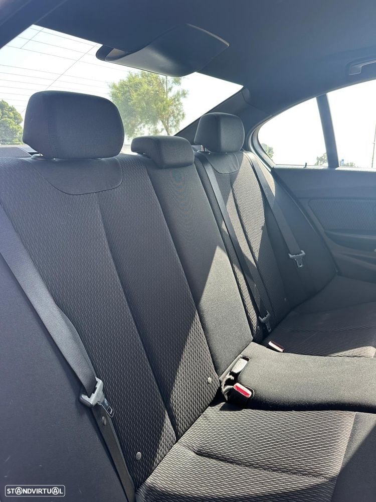 BMW 320 d Advantage Auto - 10