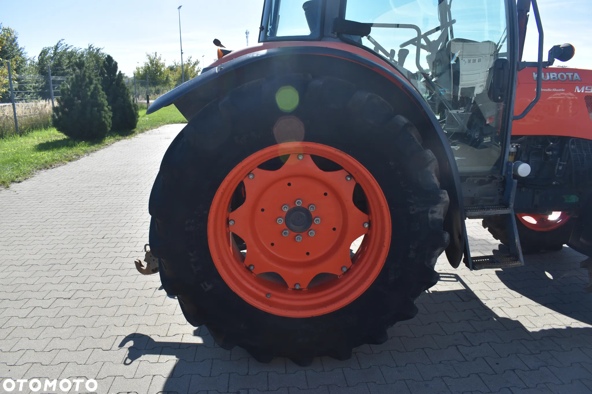 Kubota M9960 - 12