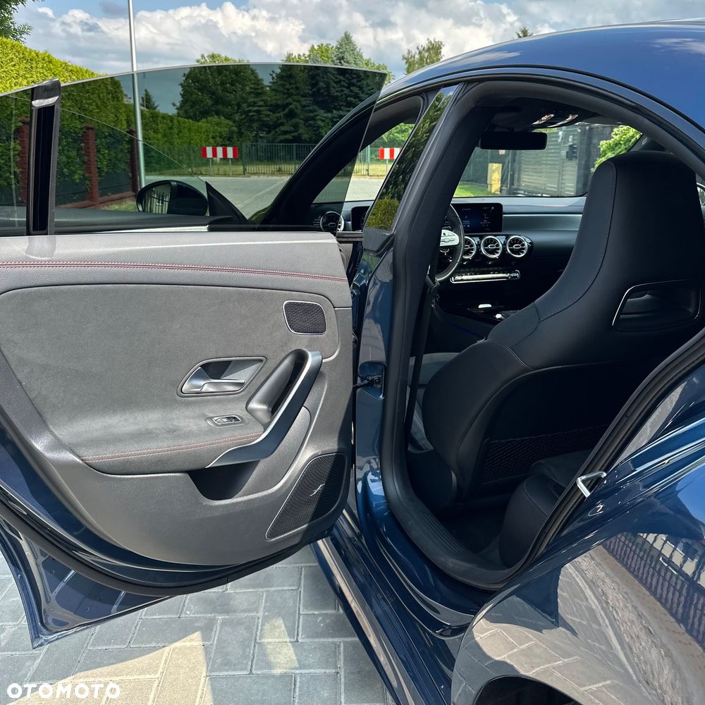 Mercedes-Benz CLA - 27