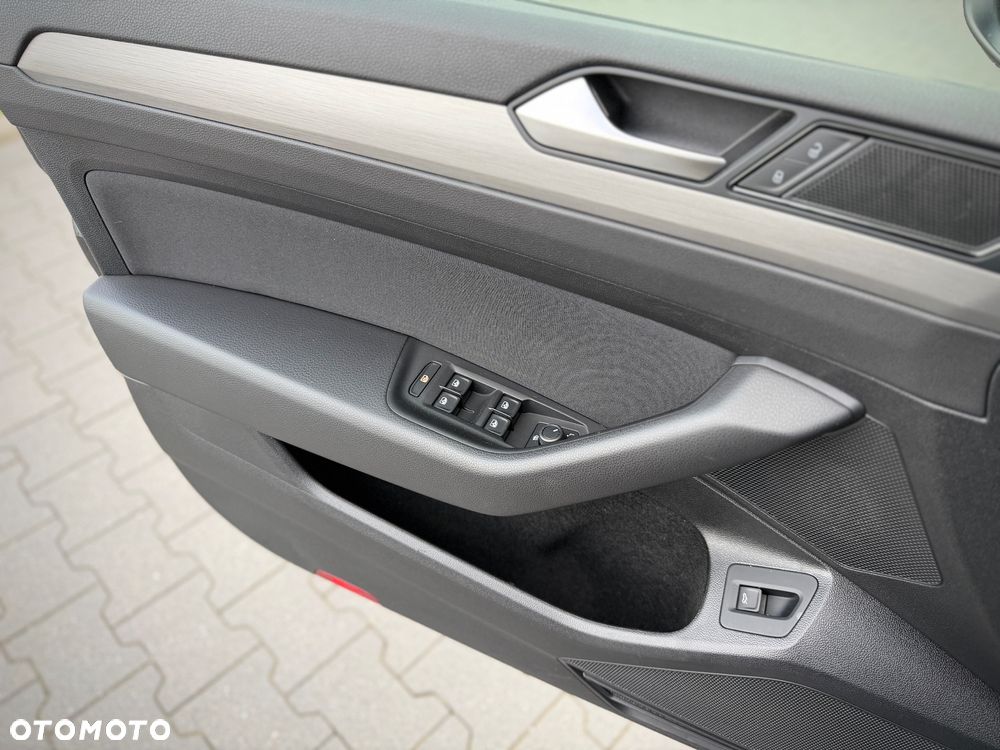 Volkswagen Passat 1.5 TSI EVO Business DSG - 24
