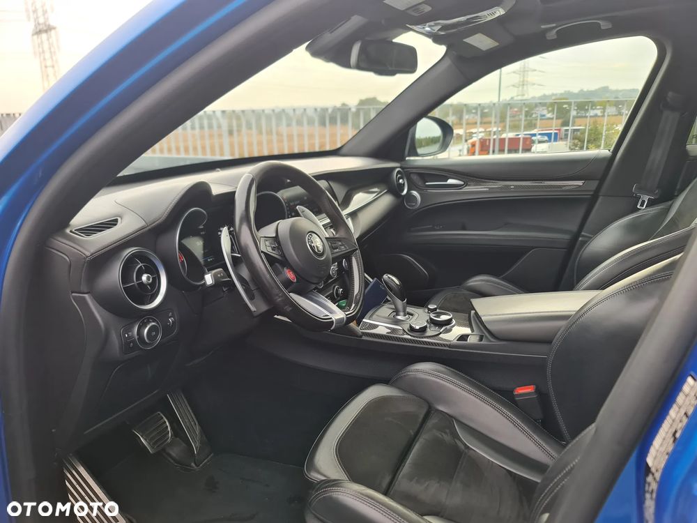 Alfa Romeo Stelvio V6 2.9 Bi-Turbo AT8-Q4 Quadrifoglio - 8