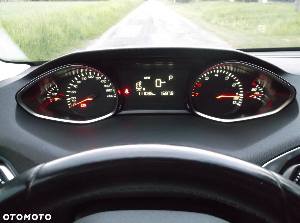 Peugeot 308 PureTech 130 GPF EAT8 Black Edition - 19