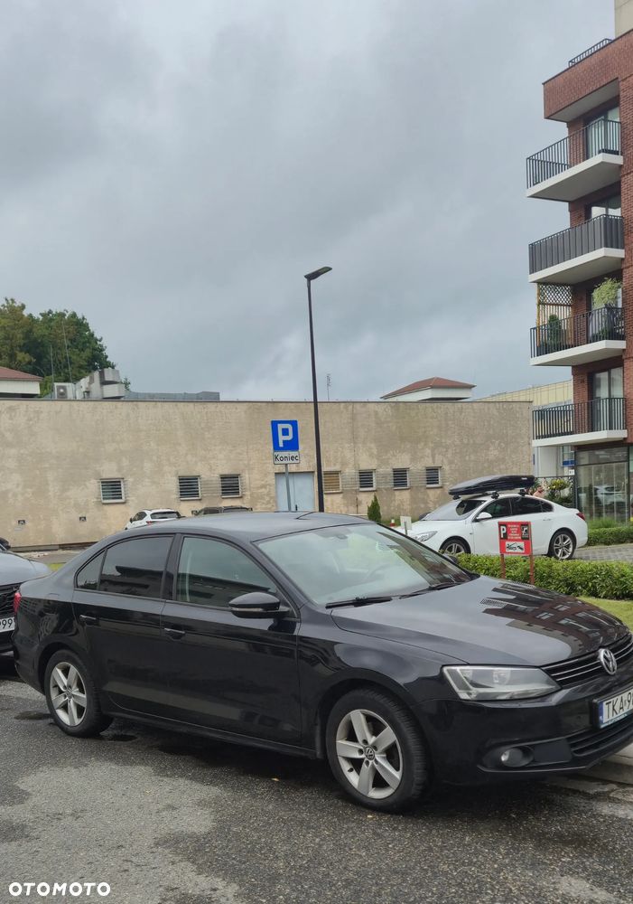Volkswagen Jetta 1.6 TDI Comfortline - 8