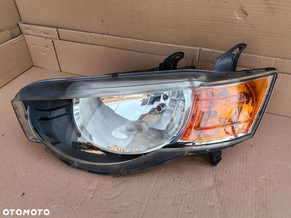 Lampa przednia LEWY PRZÓD LEWA MITSUBISHI COLT VI z30 LIFT 030124930100 - 1