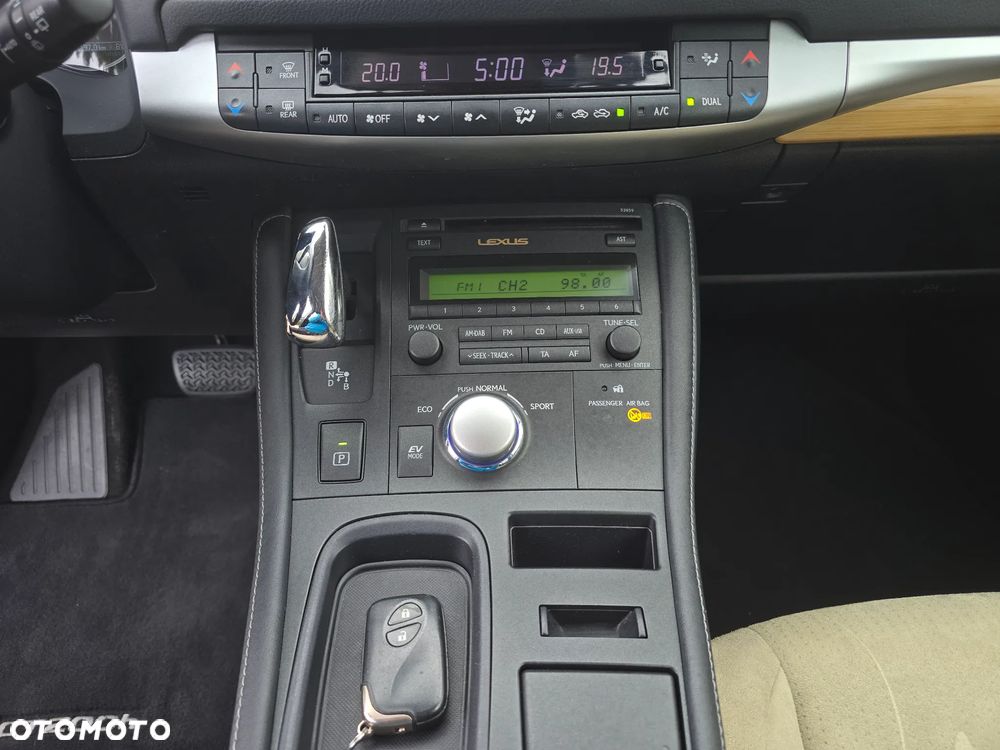 Lexus CT 200h Prestige - 36