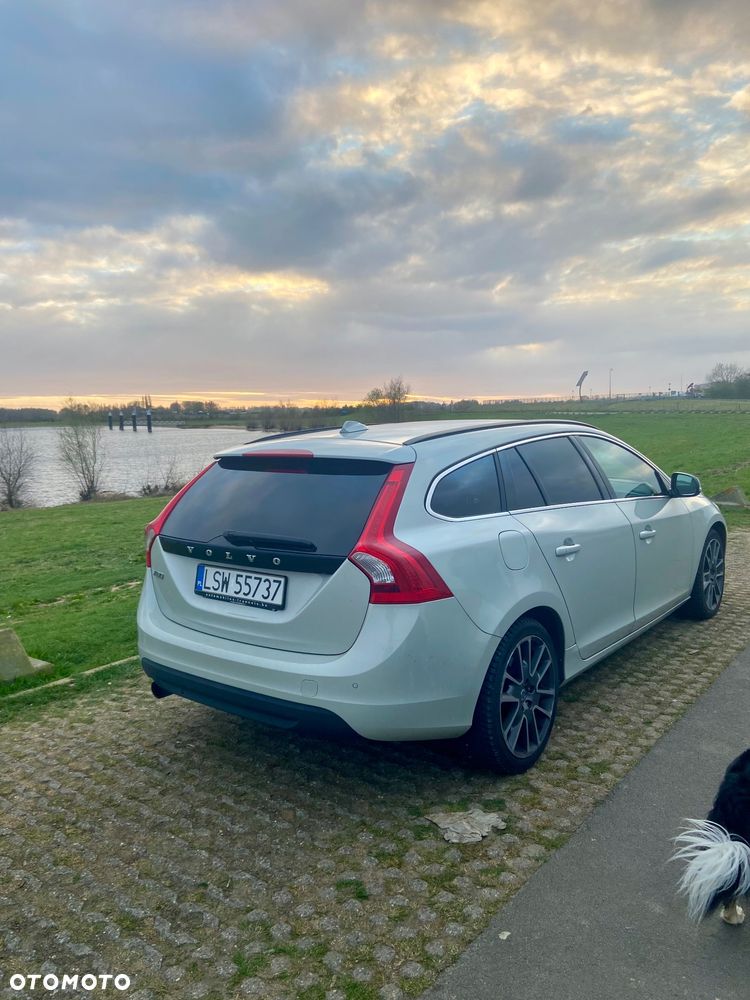 Volvo V60 D3 Momentum - 6