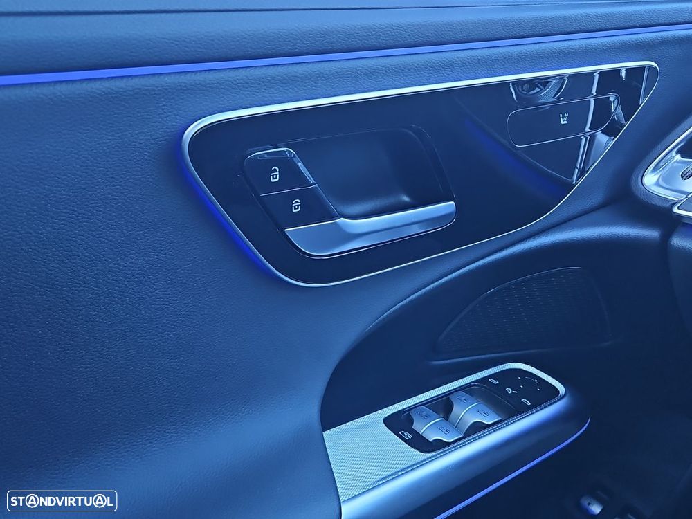 Mercedes-Benz E 300 e - 23