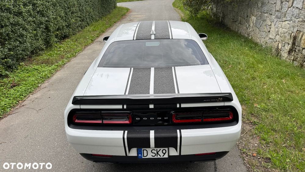 Dodge Challenger 6.4 Scat Pack - 16