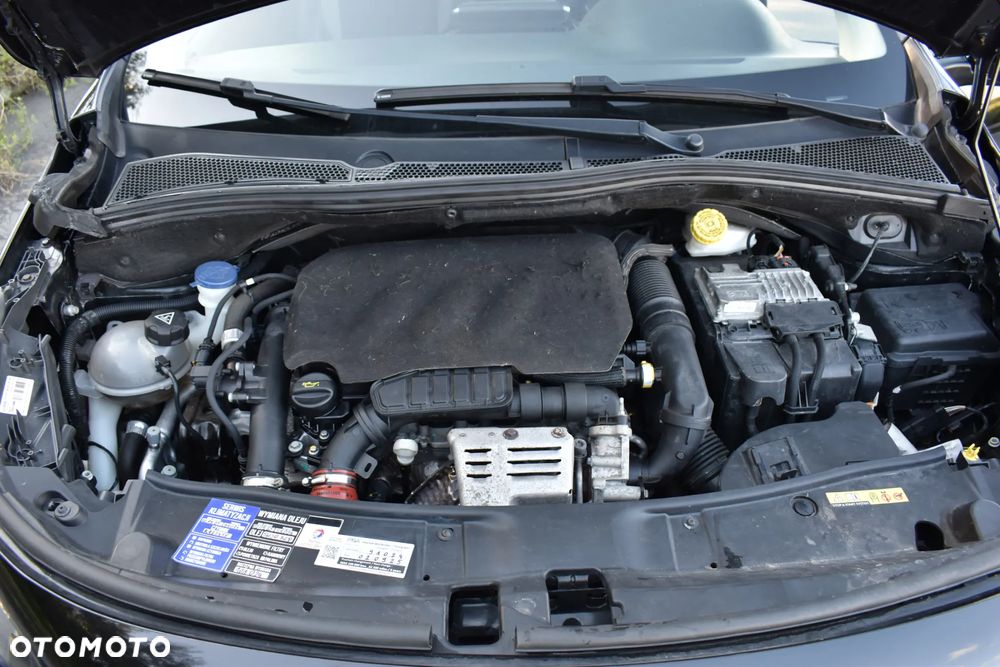 Peugeot 2008 1.2 Pure Tech GPF Allure S&S - 17