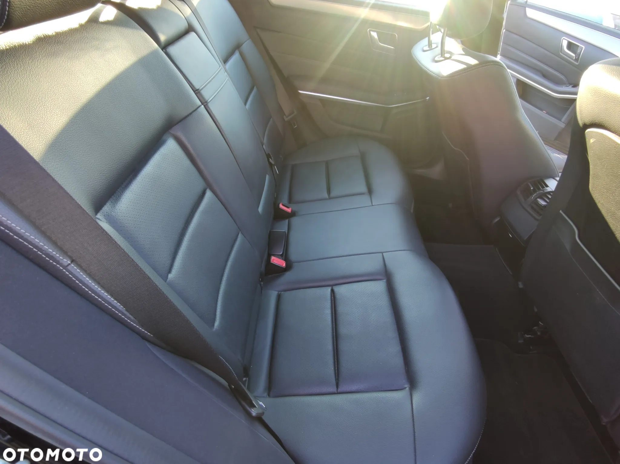 Mercedes-Benz Klasa E 250 Elegance - 22