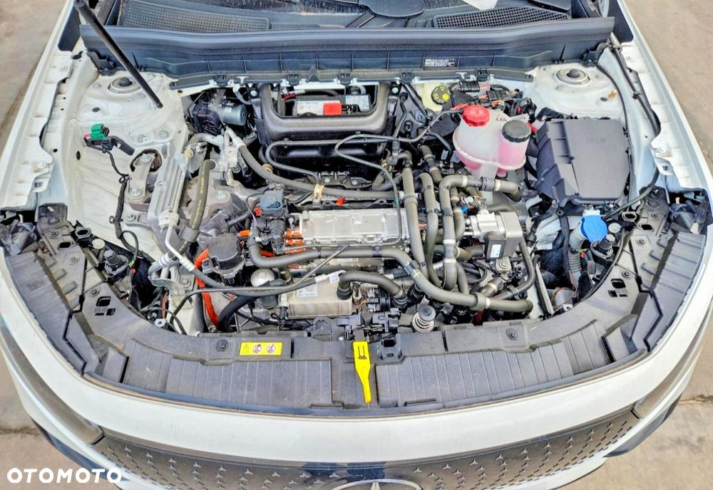 Mercedes-Benz EQB 250+ - 13