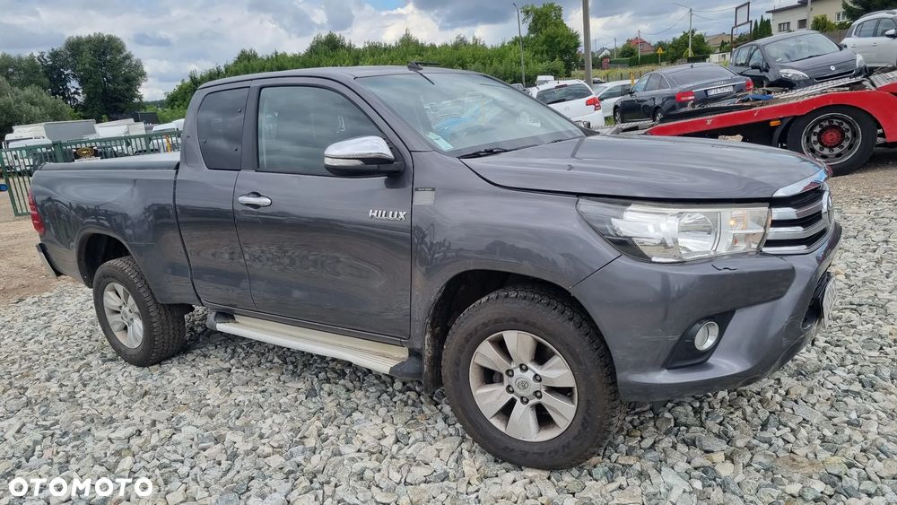 Toyota Hilux 4x4 Double Cab Executive - 4