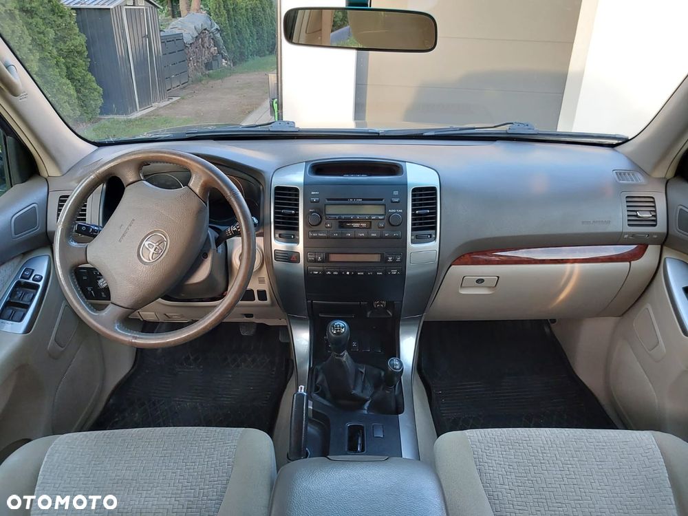 Toyota Land Cruiser - 21