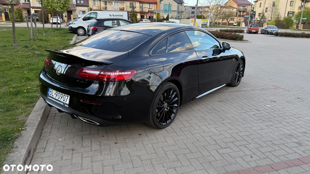 Mercedes-Benz Klasa E 400 4Matic 9G-TRONIC AMG Line - 4