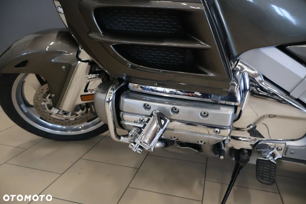 Honda GL - 28