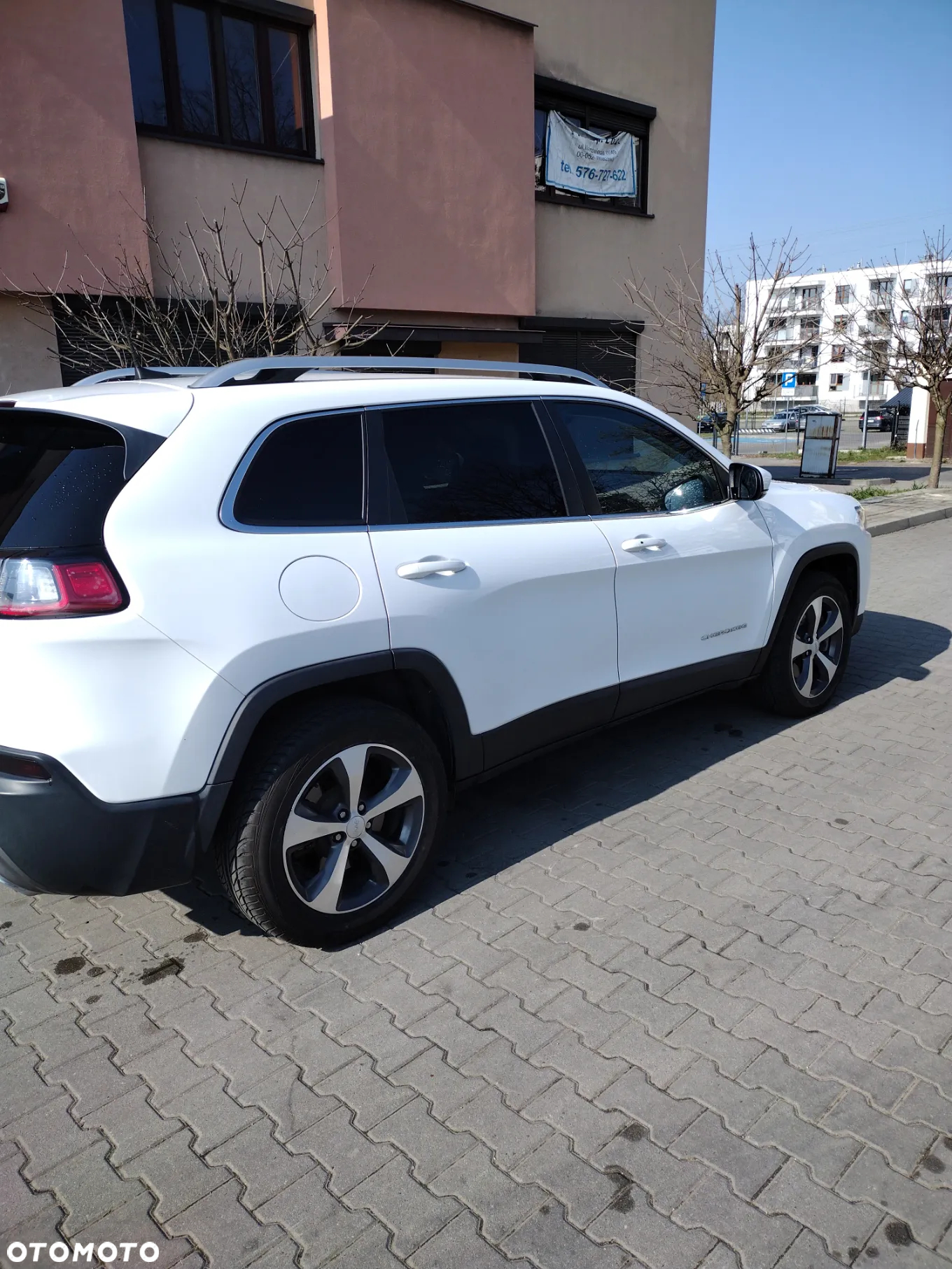 Jeep Cherokee - 4
