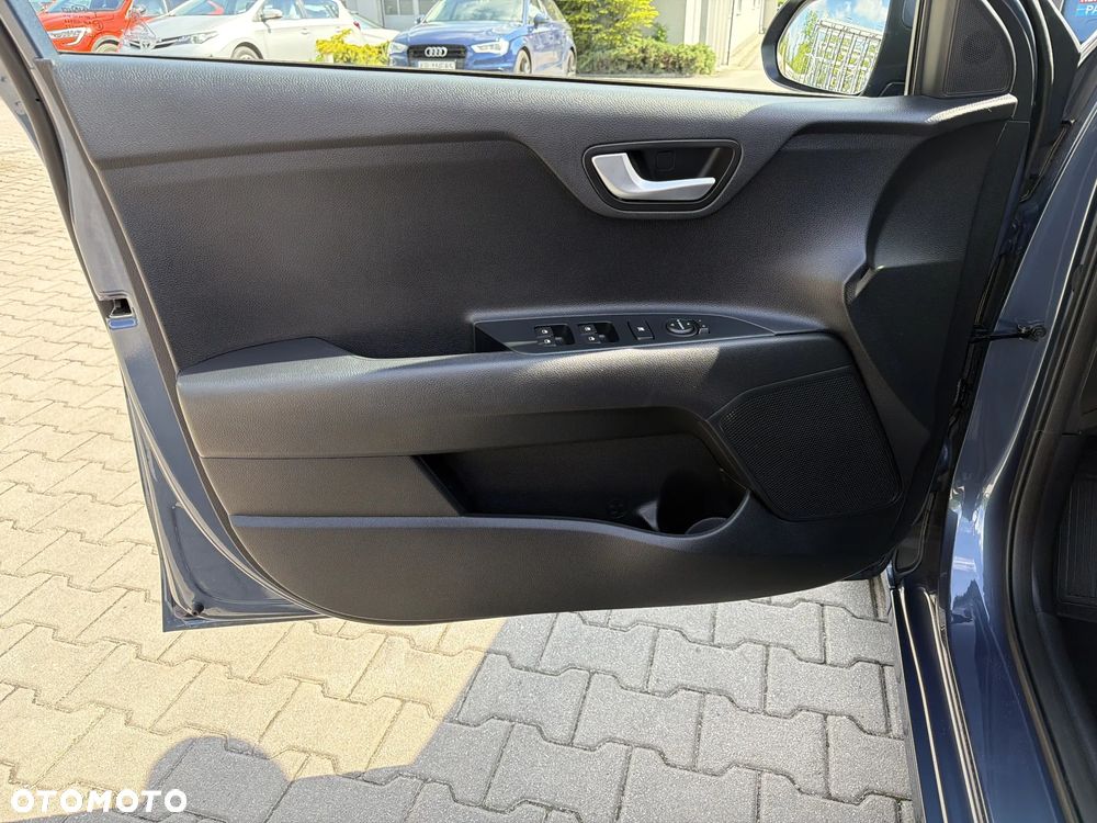 Kia Rio 1.4 L - 11