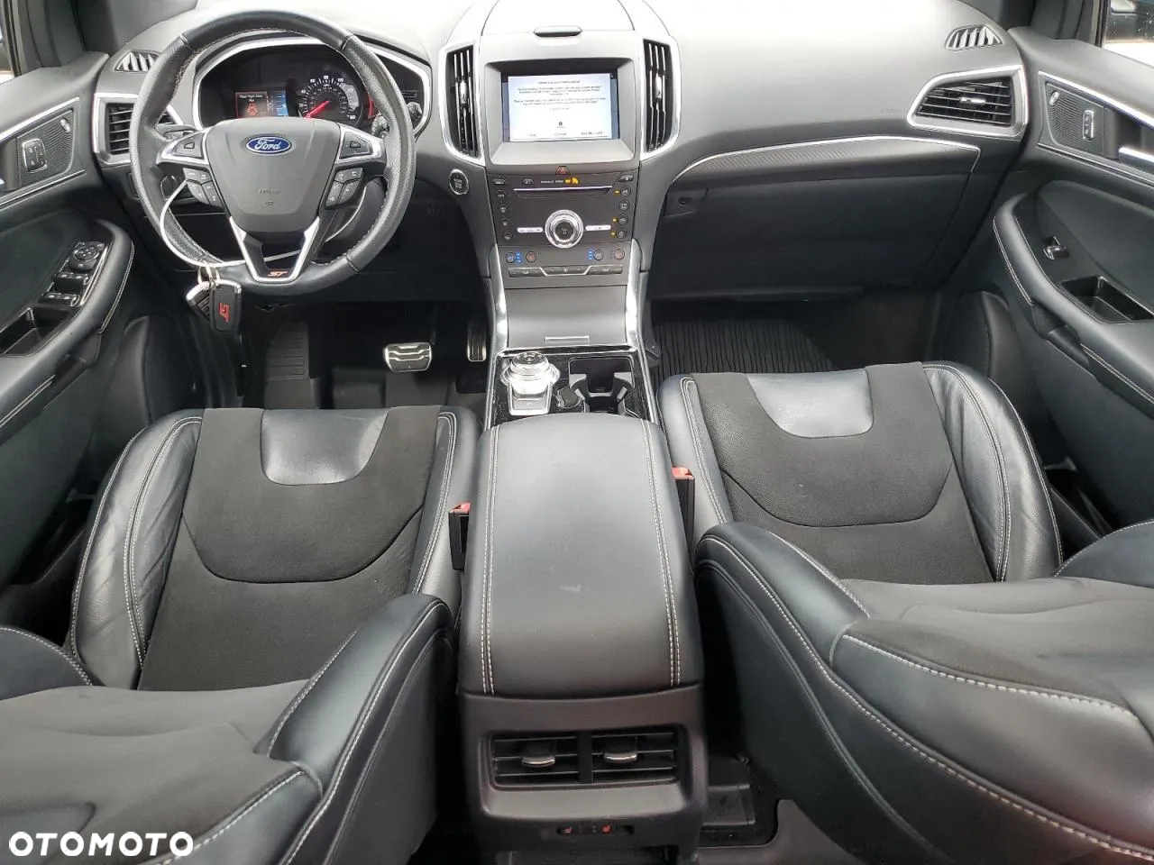 Ford Edge - 8