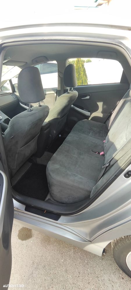 Toyota Prius (Hybrid) Luna - 9