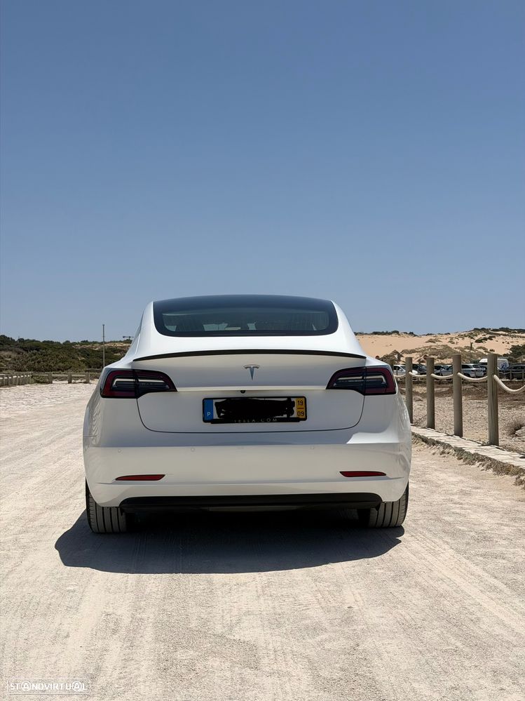 Tesla Model 3 - 4