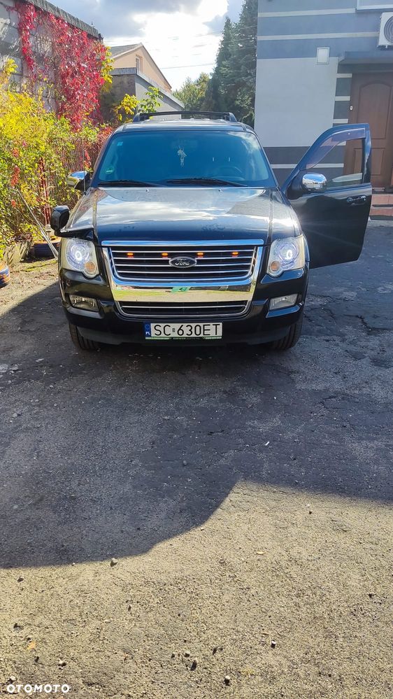 Ford Explorer - 1