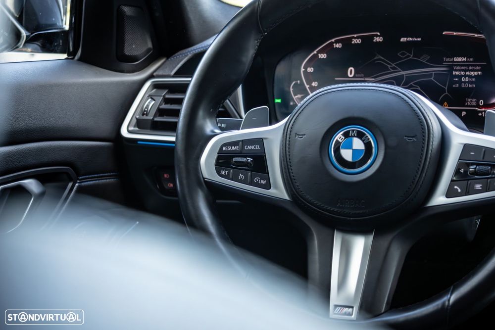 BMW 330 e Pack Desportivo M Pro Auto - 19