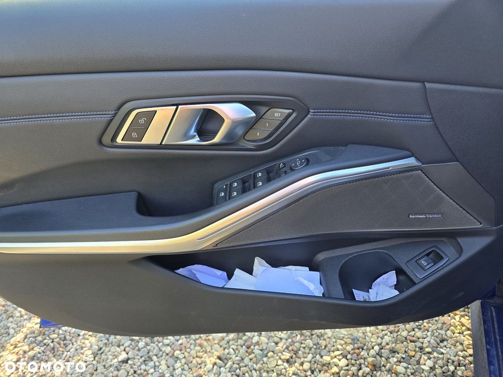 BMW Seria 3 - 16
