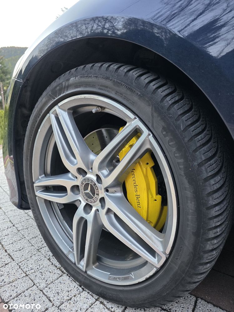 Mercedes-Benz Klasa E 220 d 4-Matic 9G-TRONIC - 11
