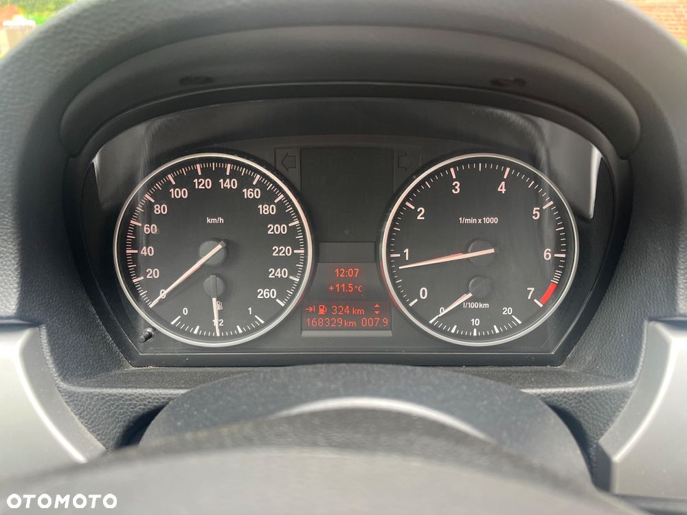 BMW Seria 3 318i Edition Sport - 9