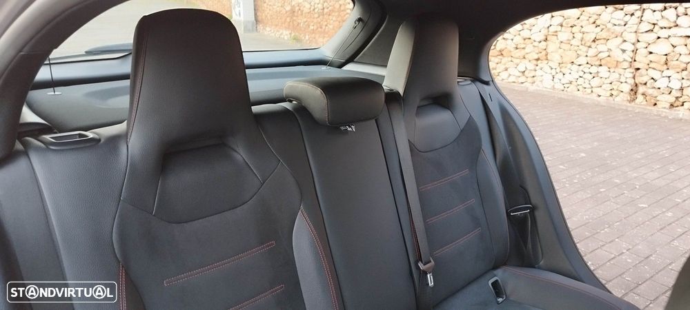 Mercedes-Benz A 250 e AMG Line - 41