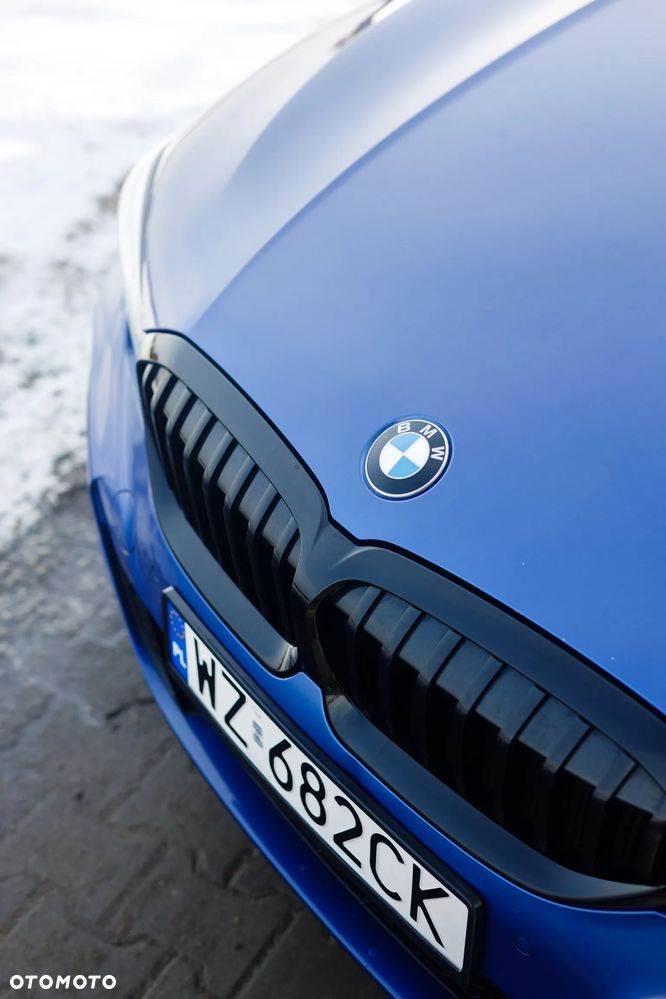 BMW Seria 3 318d M Sport Shadow - 4