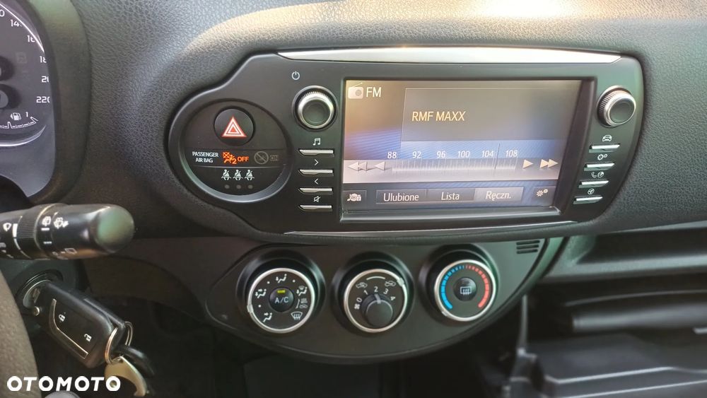 Toyota Yaris 1.5 Premium - 14