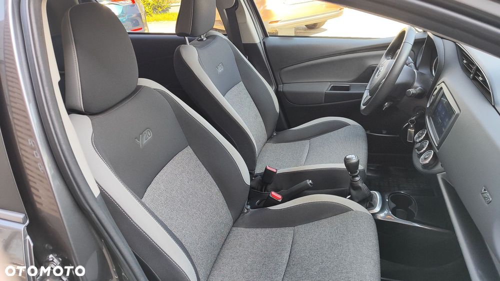 Toyota Yaris 1.5 Premium - 18