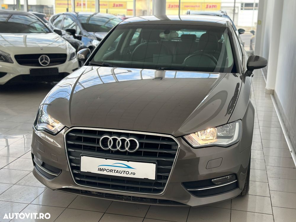 Audi A3 Sportback 1.6 TDI S-tronic Attraction - 3