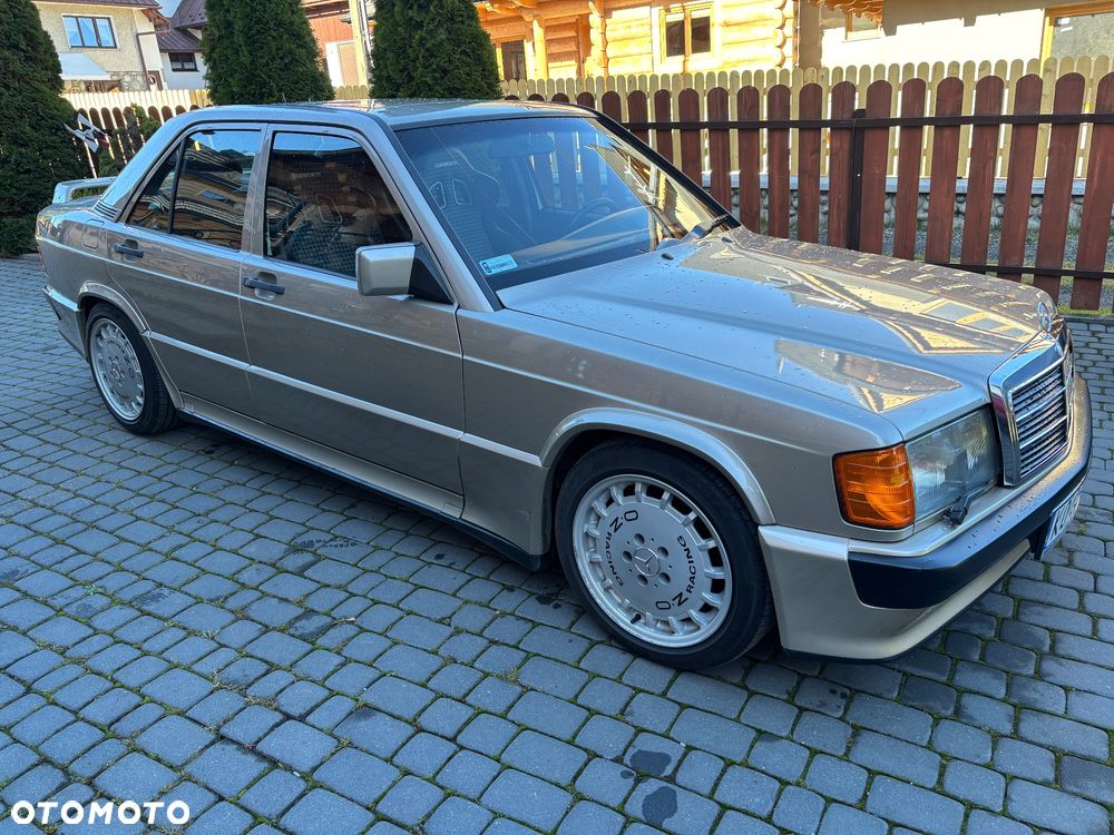 Mercedes-Benz 190 1985 photo 4