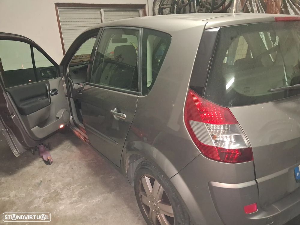 Renault Scénic 1.5 dCi Confort - 4