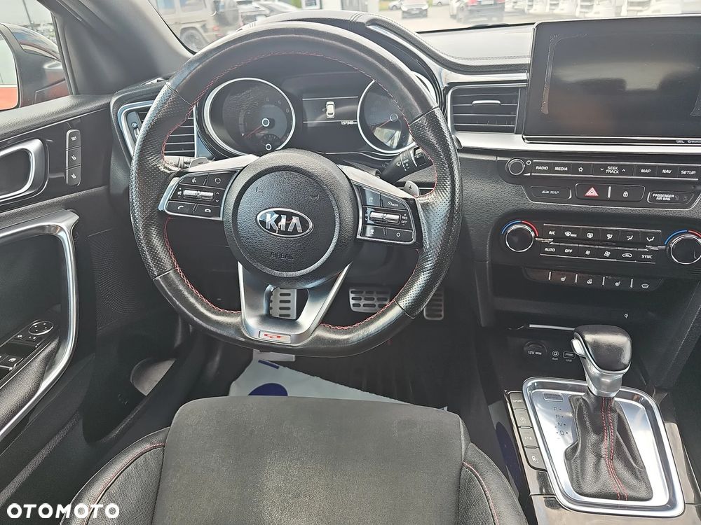Kia ProCeed 1.6 T-GDI GT DCT - 11