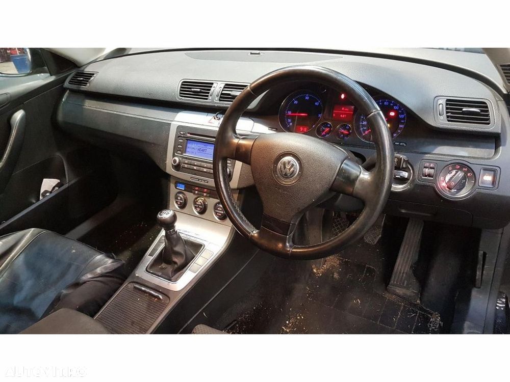 CD player Volkswagen Passat B6 2006 Break 2.0 TDi - 6