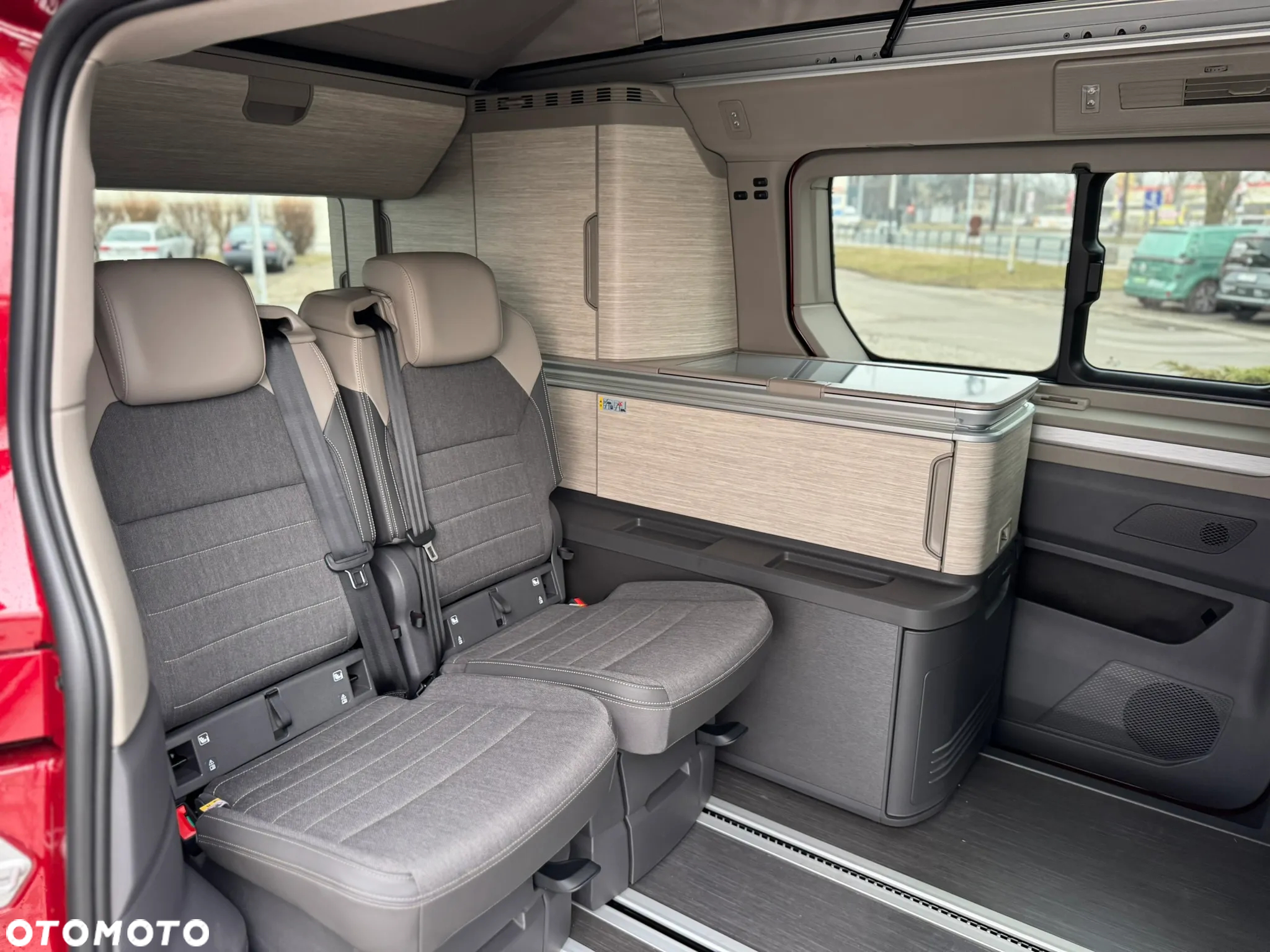 Volkswagen Multivan - 33