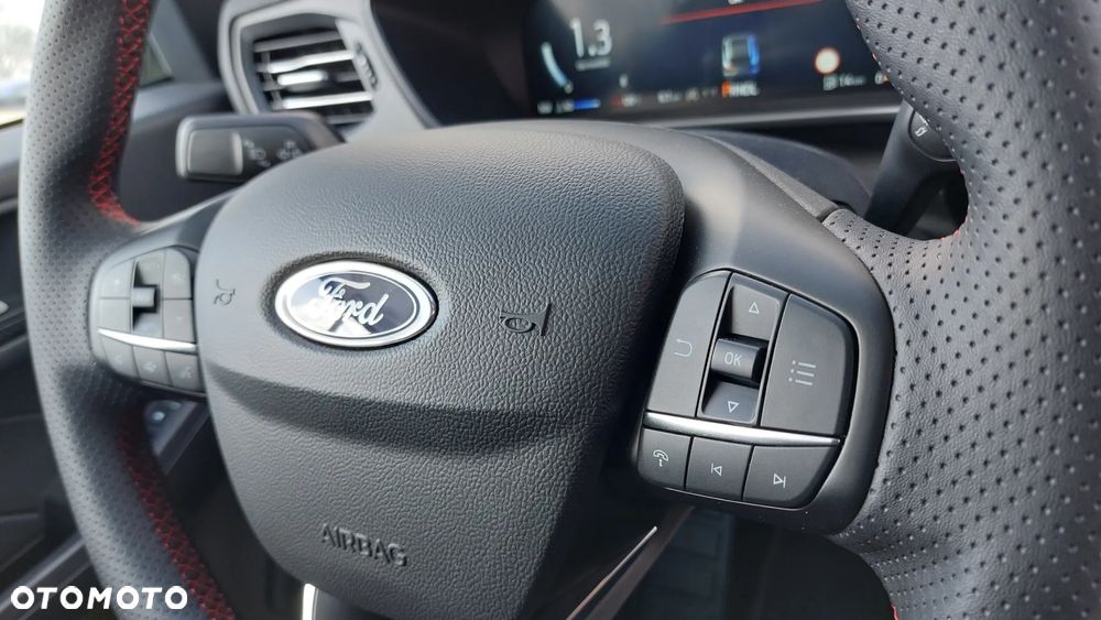 Ford Kuga 1.5 EcoBoost FWD ST-Line - 18