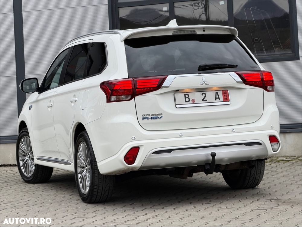 Mitsubishi Outlander - 37