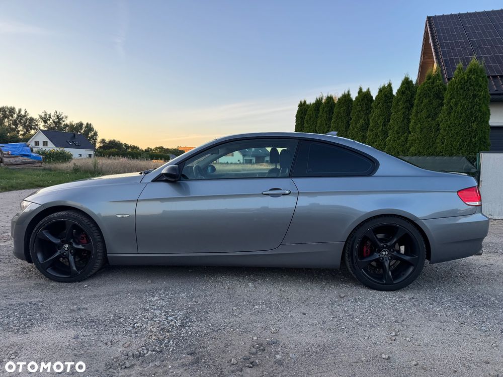 BMW Seria 3 320i - 4