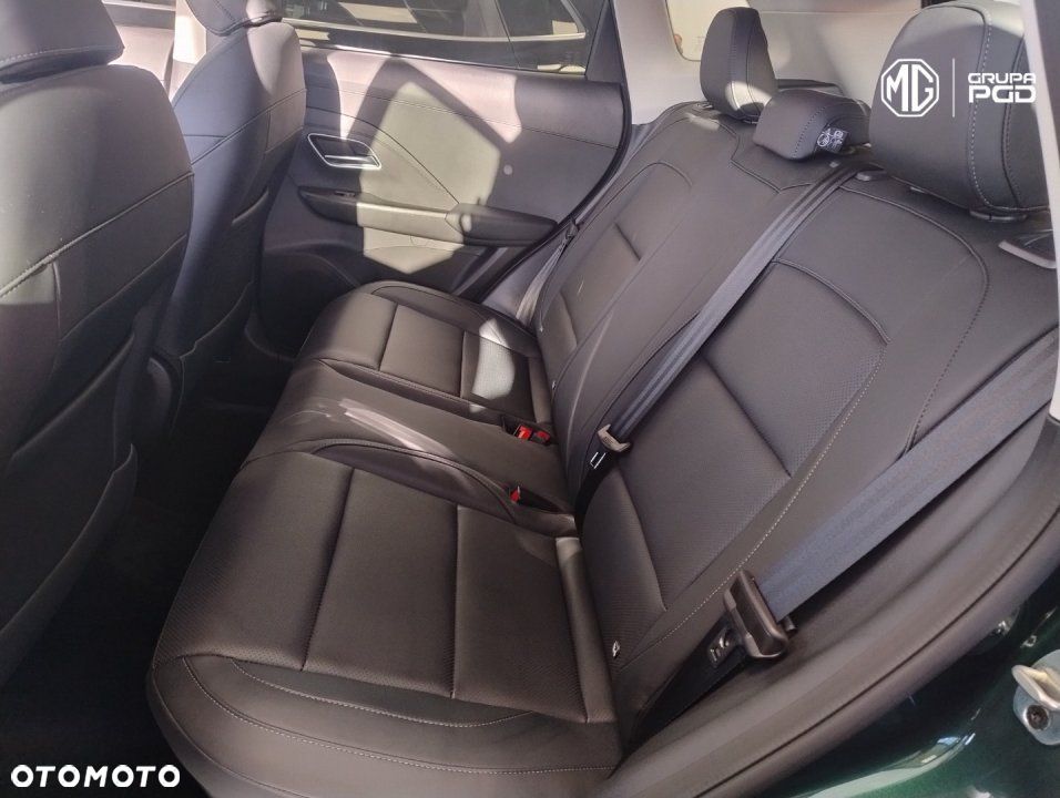MG ZS - 13