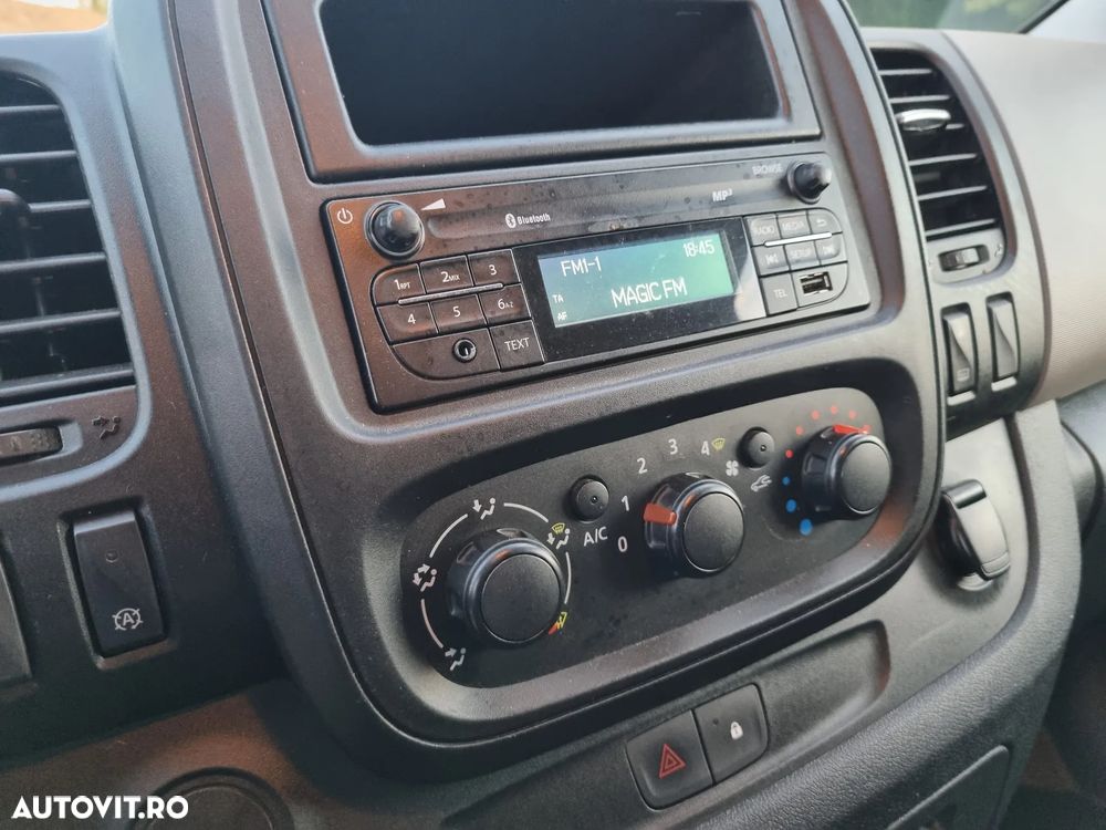 Renault Trafic - 13
