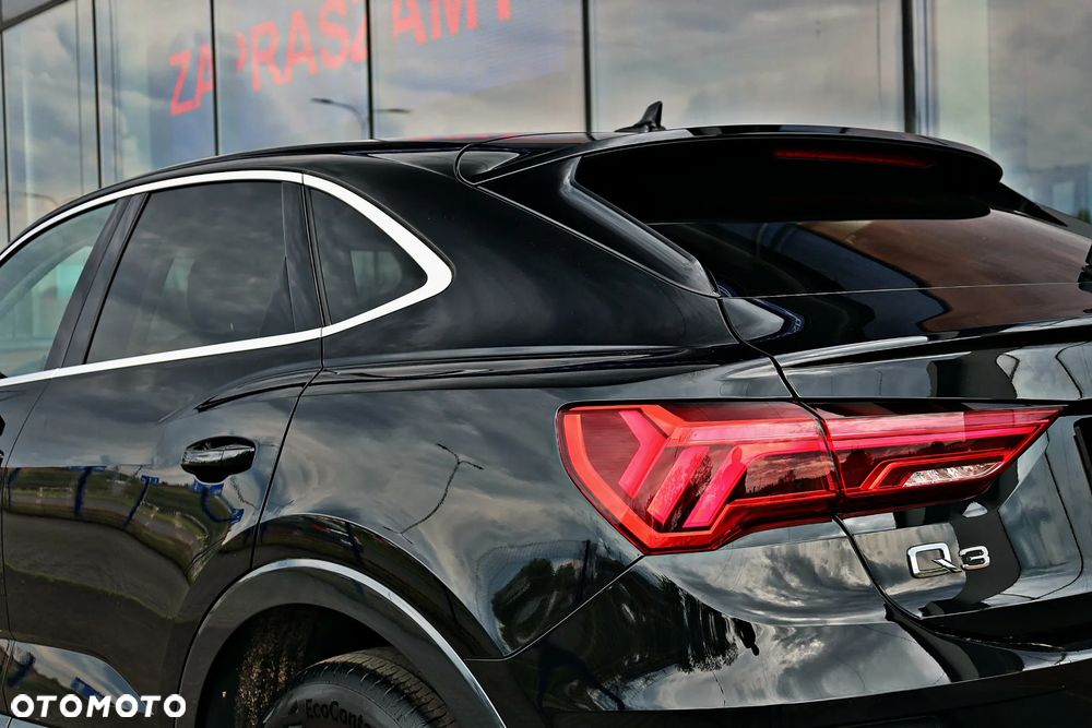 Audi Q3 Sportback - 14