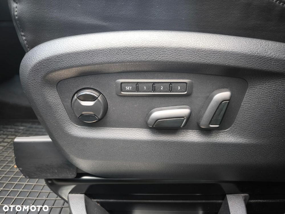 Volkswagen Multivan 2.0 BiTDI L1 Edition 4Motion DSG - 23