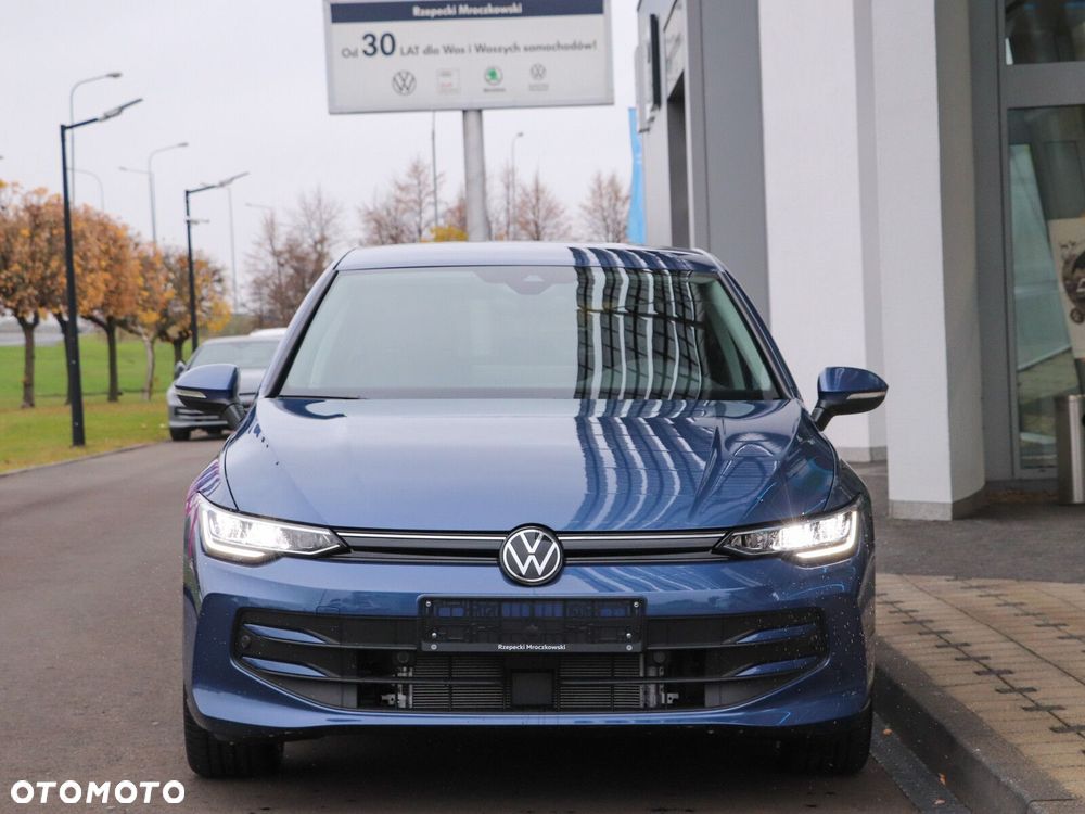 Volkswagen Golf - 8